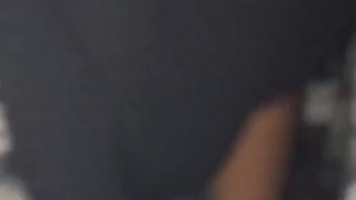 「渾水摸奶」19歲女生微醺露出散熱 鄰座男子手癢抓了一把 「渾水摸奶」19歲女生微醺露出散熱 鄰座男子手癢抓了一把