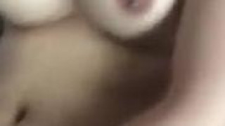 [無聊自拍]大奶閨蜜沒男友～只能靠自己解決！還把影片傳來給我看～幫她徵男友－下集（有影）