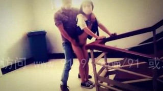 [自拍微露]在學校當四腳獸～請朋友幫忙拍！現在學生瘋狂程度超驚人（有影）