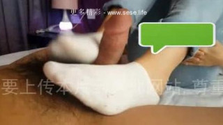 学生妹丝足服务 棉袜足交 很爽。 穿了三天的棉袜给我足交 - www●sese●life 学生妹丝足服务 棉袜足交 很爽。 穿了三天的棉袜给我足交 - www●sese●life