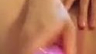 年紀輕輕就學會「潮吹」技能,白嫩妹妹高潮變粉紅!(有影) 年紀輕輕就學會「潮吹」技能,白嫩妹妹高潮變粉紅!(有影)