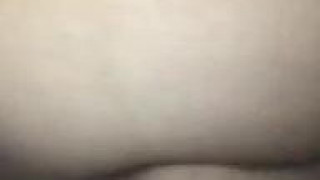 搭訕KTV櫃台小姐~用被子遮臉趁機內射流出來(有影) 搭訕KTV櫃台小姐~用被子遮臉趁機內射流出來(有影)