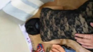 勾引女同事~特別訂製薄紗旗袍,聲音嬌嫩讓人不想停(有影) 勾引女同事~特別訂製薄紗旗袍,聲音嬌嫩讓人不想停(有影)