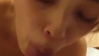 寶貝女孩幫我口交吃精長得真漂亮 寶貝女孩幫我口交吃精長得真漂亮