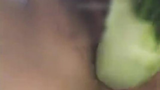 【線上看影片】極品美女小歪玩大尺度黃瓜插B~~~插到高潮出白漿~~~ 【線上看影片】極品美女小歪玩大尺度黃瓜插B~~~插到高潮出白漿~~~