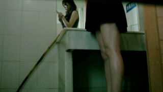 【線上看影片】趁周末人少大教室偷拍校花上廁所趕上來月經 ~~不虧是校花很注意形象不停照鏡子!! 【線上看影片】趁周末人少大教室偷拍校花上廁所趕上來月經 ~~不虧是校花很注意形象不停照鏡子!!