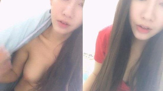 長髮美女躲在被窩裡自拍露奶又露逼 精彩推薦 長髮美女躲在被窩裡自拍露奶又露逼 精彩推薦