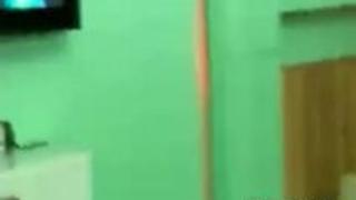 無修正 ソファーで獣の様に乱れ狂う美人人妻です。 無修正 ソファーで獣の様に乱れ狂う美人人妻です。