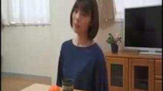 炬燵の中は無法地帯?悪戯しまくれる冬だけの楽しみ!! - 1 炬燵の中は無法地帯?悪戯しまくれる冬だけの楽しみ!! - 1