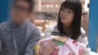 真面目そうな黒髪人妻がMM号で旦那に隠れてキモ男の極太チンポを咥える