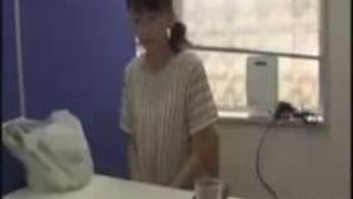 アンケートと騙されて強引に胸を触られ拒みながらも肉棒をシコシコ扱いて咥えさせられちゃった素人の奥さん アンケートと騙されて強引に胸を触られ拒みながらも肉棒をシコシコ扱いて咥えさせられちゃった素人の奥さん