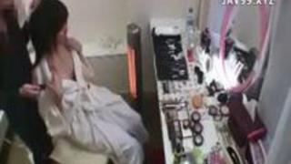 瑠川リナが乳首責めからの激ピスに悶えイキ! 瑠川リナが乳首責めからの激ピスに悶えイキ!