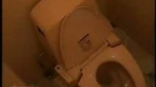 【素人盗撮】公衆のトイレでまったりと自慰行為に耽る人妻がエロい 【素人盗撮】公衆のトイレでまったりと自慰行為に耽る人妻がエロい