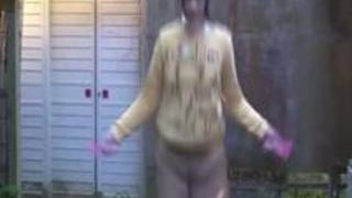 スレンダー貧乳ギャル人妻がセックスレス欲求不満で縄跳び疑似フェラチオ&マ○コ挿入オナニー スレンダー貧乳ギャル人妻がセックスレス欲求不満で縄跳び疑似フェラチオ&マ○コ挿入オナニー