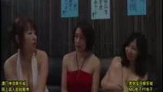 童貞青年に溺れた人妻ソープ嬢 友田真希 童貞青年に溺れた人妻ソープ嬢 友田真希