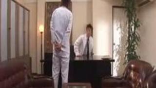 (xvideos)医院長先生に着衣のままハメられちゃう新人ナース! (xvideos)医院長先生に着衣のままハメられちゃう新人ナース!