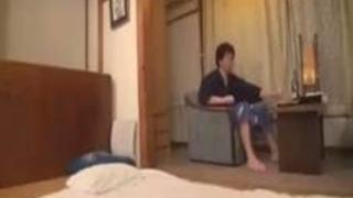 隠し撮り・温泉でエロい身体をした巨乳マッサージ嬢がフェラ抜き 隠し撮り・温泉でエロい身体をした巨乳マッサージ嬢がフェラ抜き