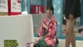 【素人】同級生がお互いの股間を電マ責めするMM号!!晴れ着姿のお姉さんが性欲刺激されてオマ○コ濡らして男子はフル勃起!! 【素人】同級生がお互いの股間を電マ責めするMM号!!晴れ着姿のお姉さんが性欲刺激されてオマ○コ濡らして男子はフル勃起!!