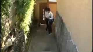 まんチラ誘惑 同級生のママ 椎名そら まんチラ誘惑 同級生のママ 椎名そら