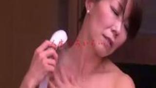 ドライブ中にオッパイ露出した肉付きのいい人妻主婦が興奮しすぎて車内で潮吹き絶頂ww ドライブ中にオッパイ露出した肉付きのいい人妻主婦が興奮しすぎて車内で潮吹き絶頂ww