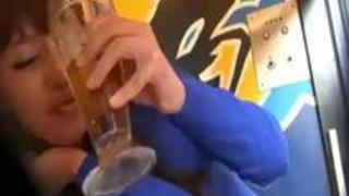 独り呑みで泥酔してるギャル顔お姉さんをナンパ→即ホテル連れ込みSEX 独り呑みで泥酔してるギャル顔お姉さんをナンパ→即ホテル連れ込みSEX