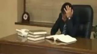 【エロ動画】仕事欲しいだろ!?面接中にワンマン社長の絶倫チンチンをふぇらちおチオする求職中の熟女 【エロ動画】仕事欲しいだろ!?面接中にワンマン社長の絶倫チンチンをふぇらちおチオする求職中の熟女