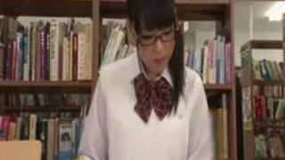 図書室で無理やり犯される清楚系JK 図書室で無理やり犯される清楚系JK