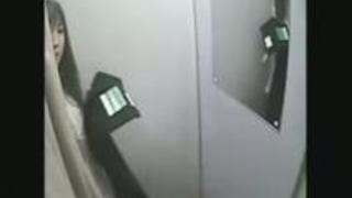 【痴漢動画】腰回りの採寸して貰っているノーパンお姉さんがワザと下半身を露出してすけべまでする悪戯どうが 【痴漢動画】腰回りの採寸して貰っているノーパンお姉さんがワザと下半身を露出してすけべまでする悪戯どうが