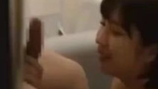 近親相姦 痴女 湊莉久 風呂 お風呂 近親相姦 痴女 湊莉久 風呂 お風呂