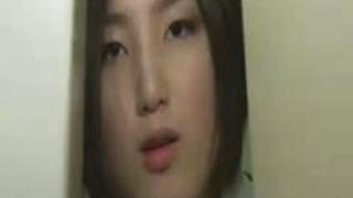 《M男/尻コキ》チンポをガチガチに勃起させてるM男をパンスト責めする淫らなむっちり熟女 《M男/尻コキ》チンポをガチガチに勃起させてるM男をパンスト責めする淫らなむっちり熟女