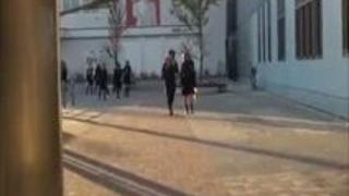 一人で帰宅中の真面目そうなJKをターゲットに満員電車で痴漢する輩 一人で帰宅中の真面目そうなJKをターゲットに満員電車で痴漢する輩