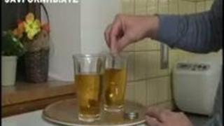 【激エロ乳動画】居乳ドウガ無料睡眠薬を盛られて眠ってしまった居乳女に悪戯！パイオツ丸出しで股間を弄られちゃう女の子ｗこっそりバックで挿入してｗｗｗ