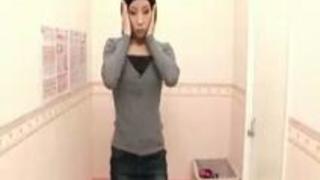 【盗撮動画】スレンダーな超美人素人OLちゃんがランジェリーショップで美乳もアソコも露出して試着してる所を見上げるようなローアングルカメラで盗撮!w 【盗撮動画】スレンダーな超美人素人OLちゃんがランジェリーショップで美乳もアソコも露出して試着してる所を見上げるようなローアングルカメラで盗撮!w