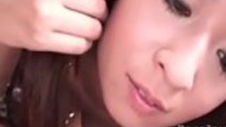 美咲リサは暖かい唇で雄鶏に魔法をかける 美咲リサは暖かい唇で雄鶏に魔法をかける