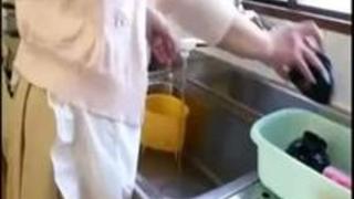 【人妻熟女】四十路美人義母と家にいるときは父親が近くにいようがお構いなしに只々エロいことしたい息子の話 【人妻熟女】四十路美人義母と家にいるときは父親が近くにいようがお構いなしに只々エロいことしたい息子の話