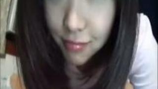 ぐっちょ濡れのオマンコを自撮りで見せつける素人の中●生!あきらかに幼い女の子の思春期のオナニーときたら本気度MAX! ぐっちょ濡れのオマンコを自撮りで見せつける素人の中●生!あきらかに幼い女の子の思春期のオナニーときたら本気度MAX!