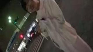 大病院の前に張り込んでお勤め帰りの現役ナースをナンパ→天使の心で筆おろし! 大病院の前に張り込んでお勤め帰りの現役ナースをナンパ→天使の心で筆おろし!