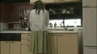 他人棒に溺れた熟女妻。亭主の目を盗んでは不倫三昧。 他人棒に溺れた熟女妻。亭主の目を盗んでは不倫三昧。