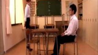 美人女教師が生徒の童貞ボーイをベロチューしながら乳首コリコリ、先生出ちゃうよ! 美人女教師が生徒の童貞ボーイをベロチューしながら乳首コリコリ、先生出ちゃうよ!