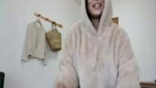 兄のチンポを見たがる可愛い妹 兄のチンポを見たがる可愛い妹