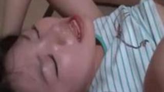 日本の若手ティーン・マリン・アーンと昔のナイス・ダード 日本の若手ティーン・マリン・アーンと昔のナイス・ダード