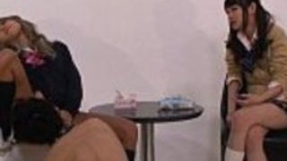 日本の魔法のスピッティングとボールバスター 日本の魔法のスピッティングとボールバスター