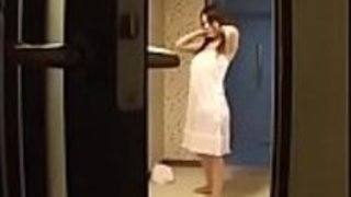 日本のアジアのママは彼女の息子の良いセックスを示す 日本のアジアのママは彼女の息子の良いセックスを示す