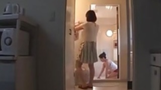 日本のお母さんは夫婦を助けるために腹を貸す 日本のお母さんは夫婦を助けるために腹を貸す