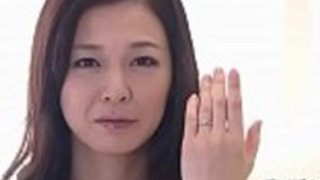 奇妙な日本人の恋人が雄鶏を吸う 奇妙な日本人の恋人が雄鶏を吸う