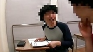 若いデュオと巨乳な先生 若いデュオと巨乳な先生