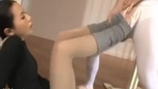 Javティーンアイドルは彼のトレーナーによって熱狂した Javティーンアイドルは彼のトレーナーによって熱狂した