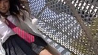 彼女が望んでいることは難しいです。 彼女が望んでいることは難しいです。