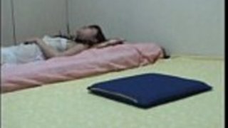 細身の女の子のヌードを覗いている。 細身の女の子のヌードを覗いている。