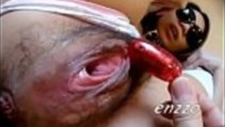 彼女は奴隷です。彼は訓練を受けています 彼女は奴隷です。彼は訓練を受けています